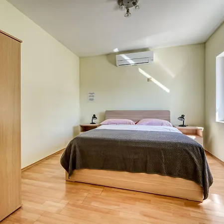 Hébergement de vacances Franjo-2 By Interhome